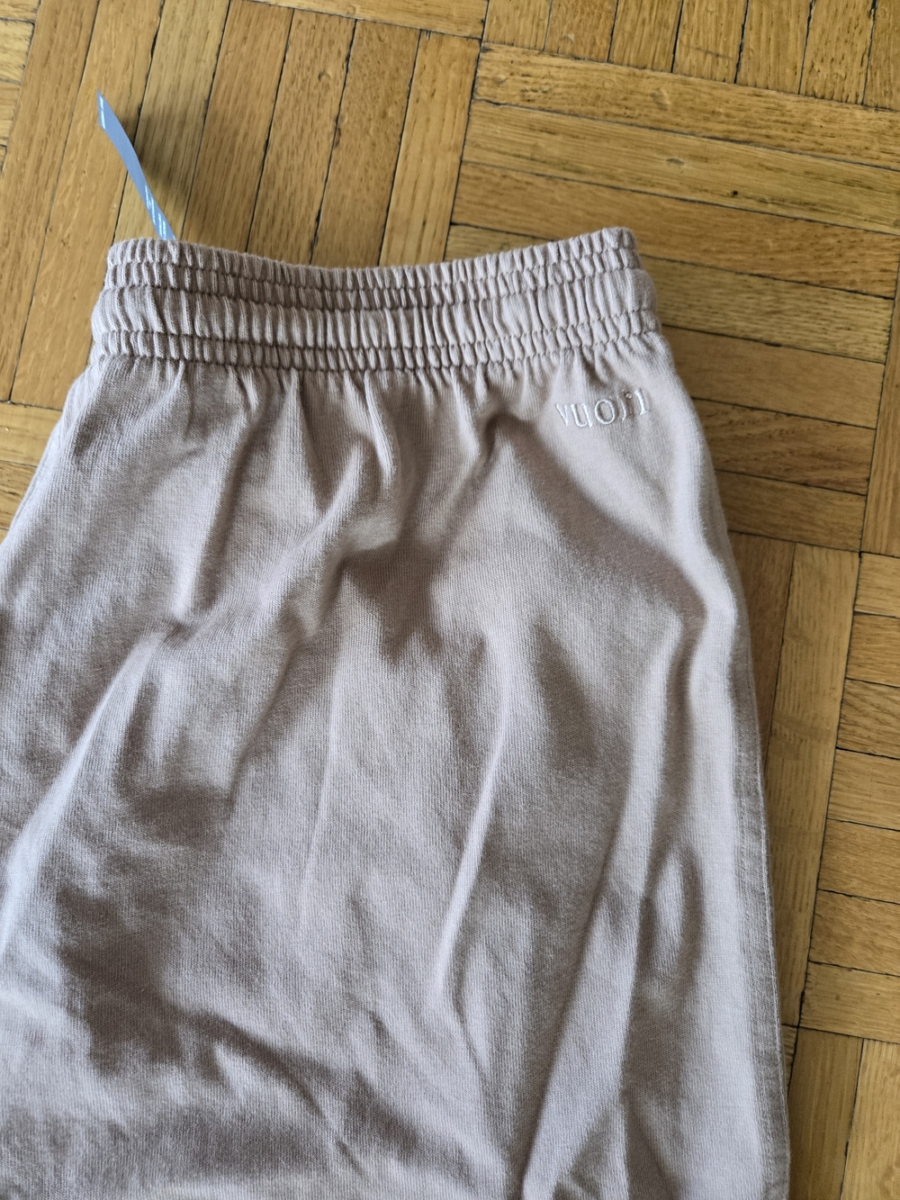 Brand New Never Been Worn Vuori Wide Leg Lounge Pants in Taupe - Picture 2 of 4
